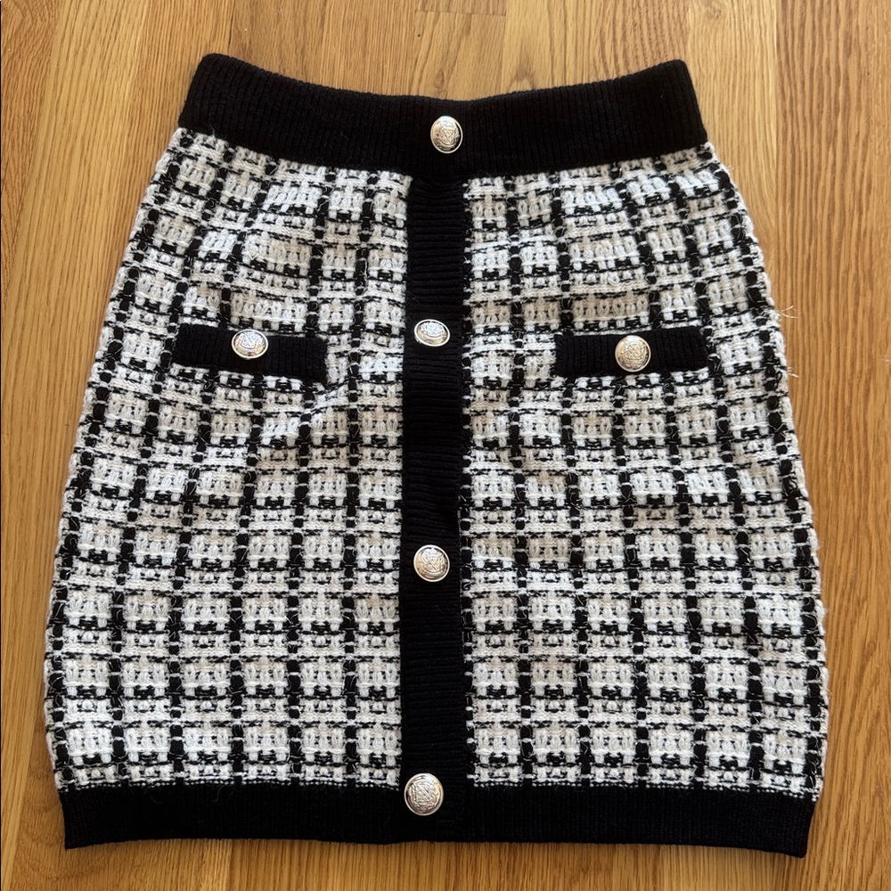 AKIRA Black and White Knit Skirt